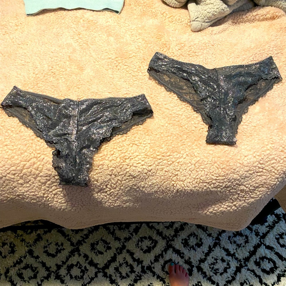 2 pairs available! Size M savage fenty cheeky